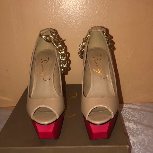 COPY - Nude and red heels - Picture 3 of 4